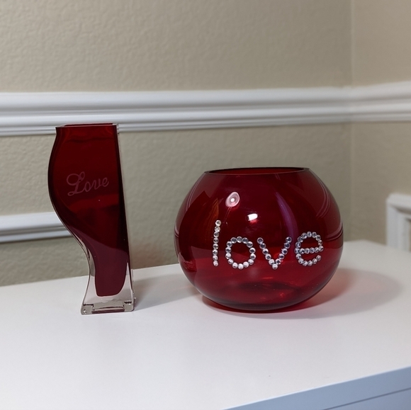 Red Glass Vintage Vases - Picture 4 of 4